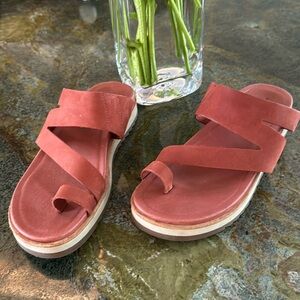 Like new - Merrell Sandals.